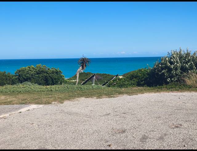 694M² VACANT LAND FOR SALE IN PARADISE BEACH
